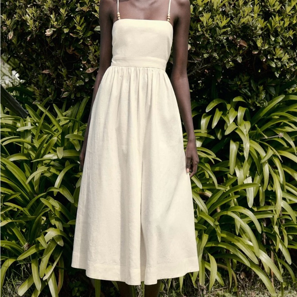 Elegant Cream Lace-Up Back Dress - Picture 8 of 11